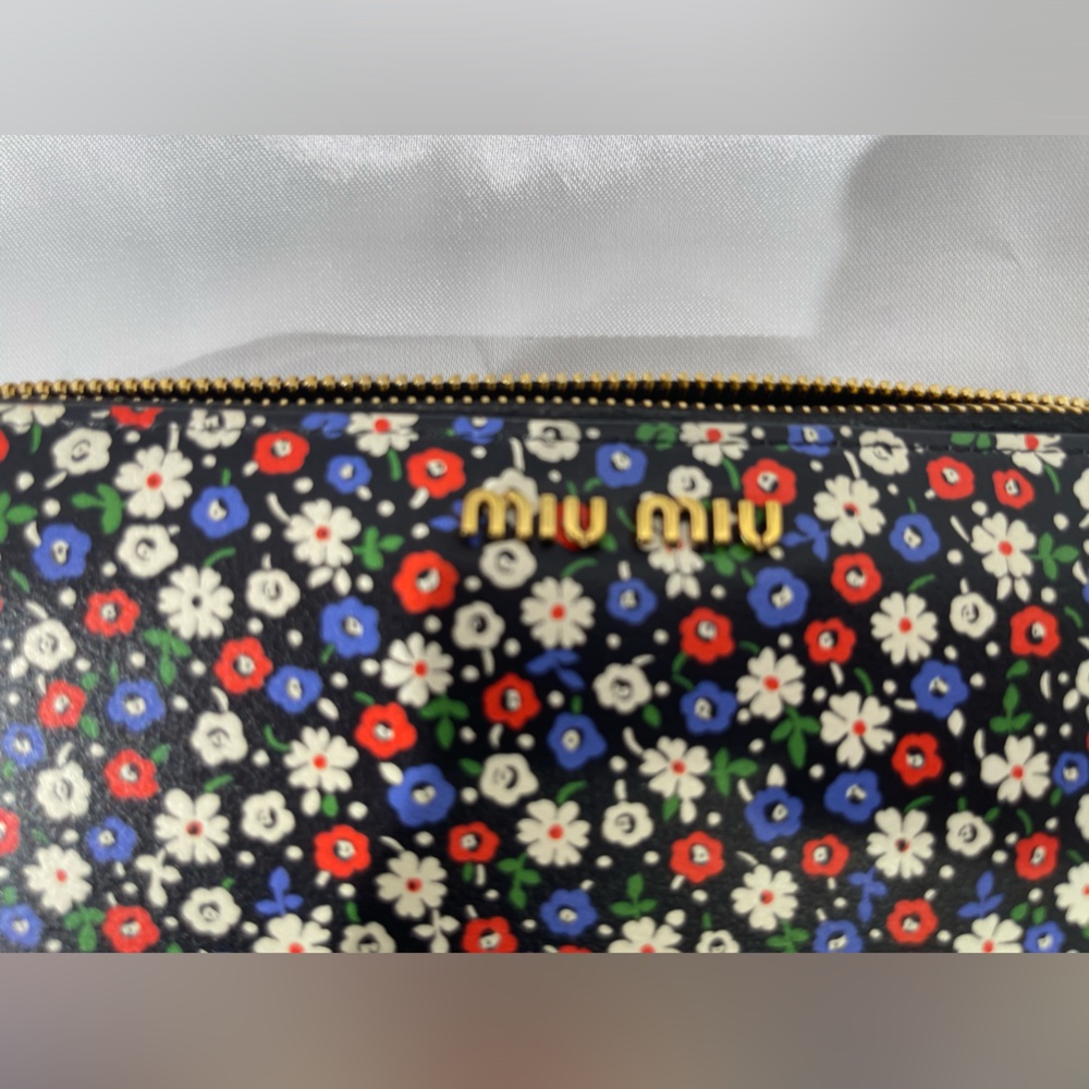 Miu Miu Portafaglio Lampo Blue Glacé Flower Leather Wallet EUC 🌸🔥